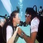 cérémonie de mariage sous l'eau